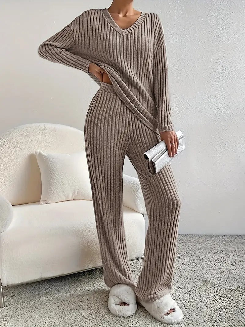 Elegra - Effortless Ribbed Cozy Ensemble