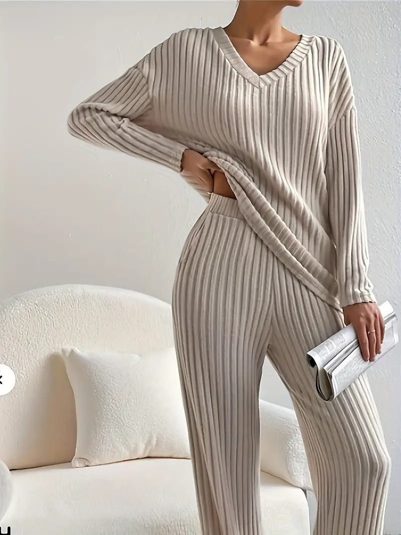 Elegra - Effortless Ribbed Cozy Ensemble