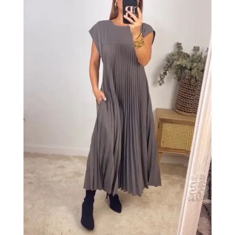 Greta - Elegant Pleated Dress